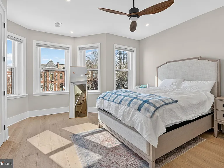 32 Adams St NW — Photo 17
