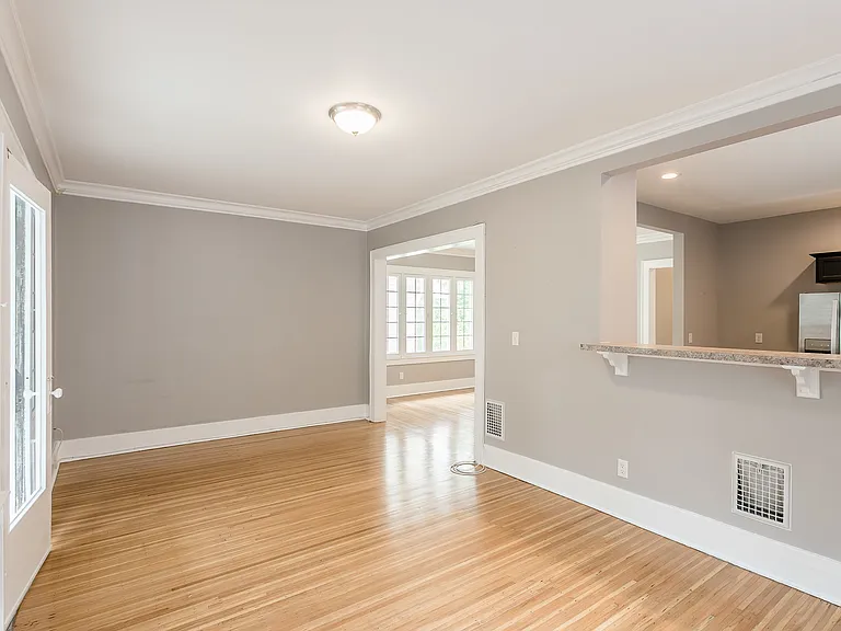26-28 Palisade Park — Photo 14