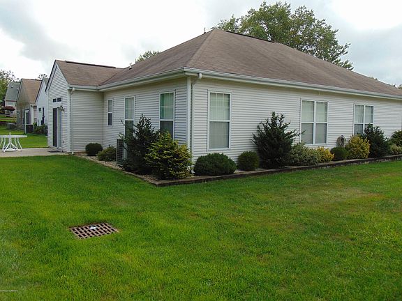 4th image of 11 Greenways Ln