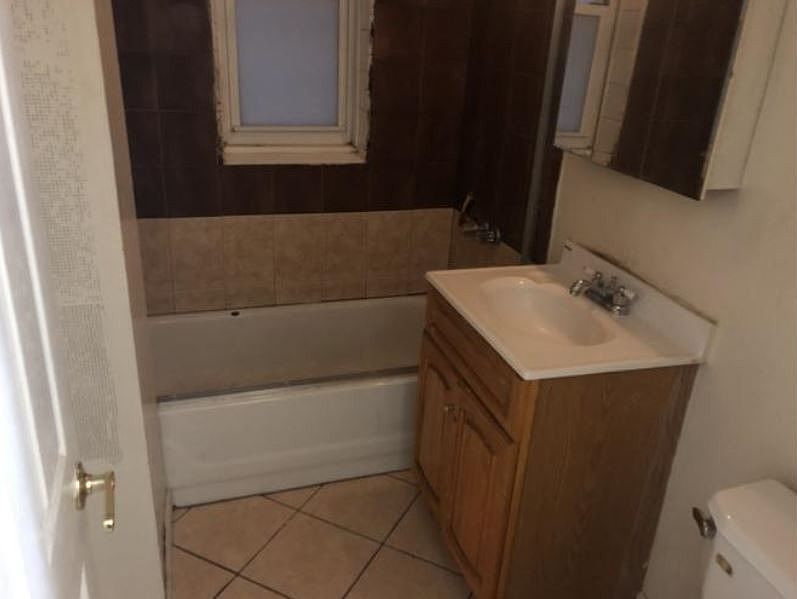 2nd image of 875 Boulevard East #9