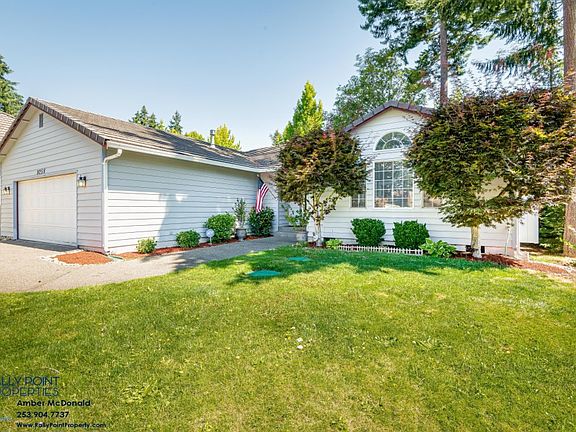 2nd image of 9256 Lewis Dr NE