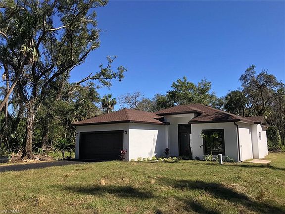 3rd image of 3296 Desoto Blvd