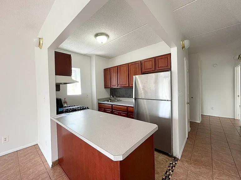 36 Howard Ave #2 — Photo 6