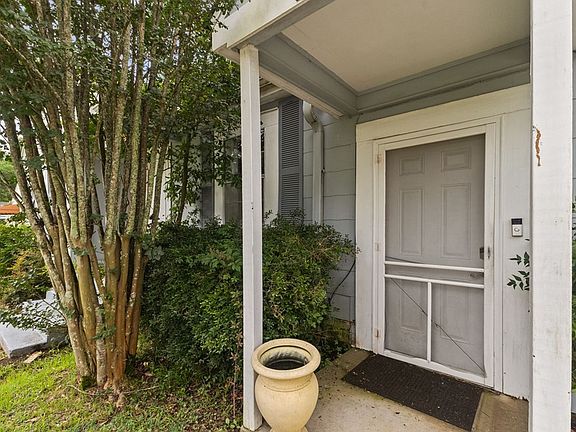 5th image of 412 N 19th Ave