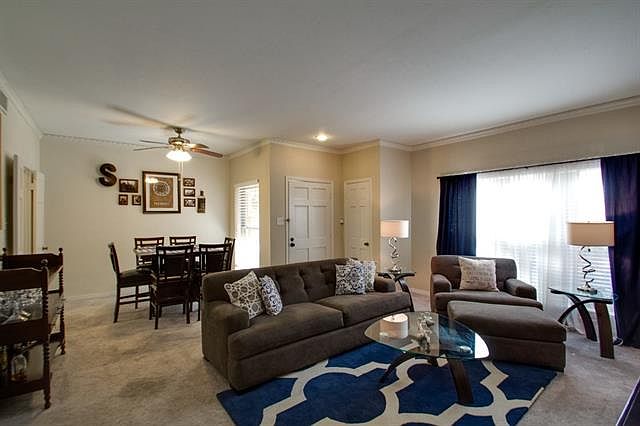 1st image of 4411 Bellaire Dr S APT 111S