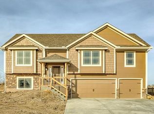 11516 N Bristol Ave, Kansas City, MO 64156