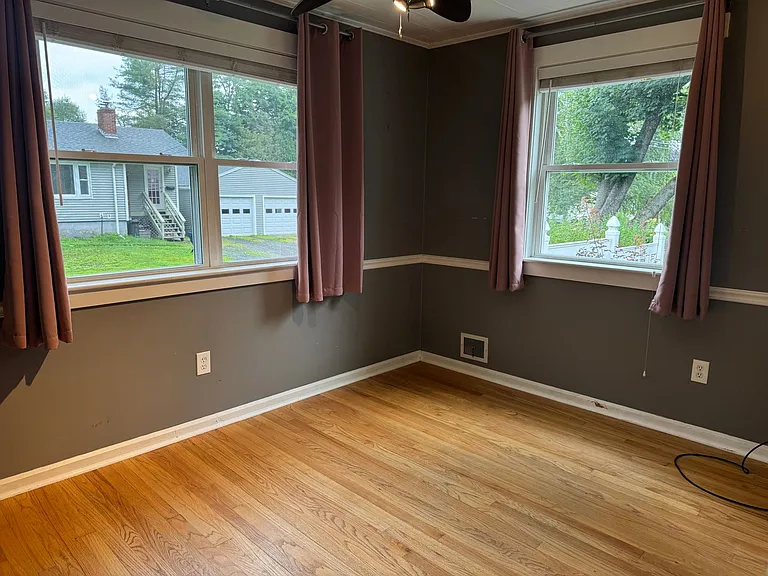 6 Logan Ln — Photo 7