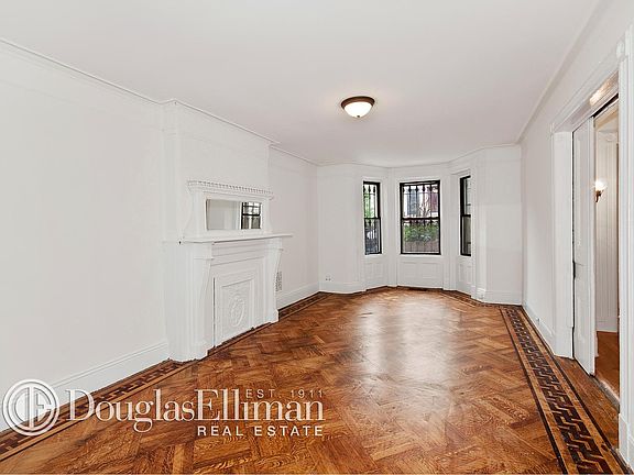 4th image of 876 Sterling Pl