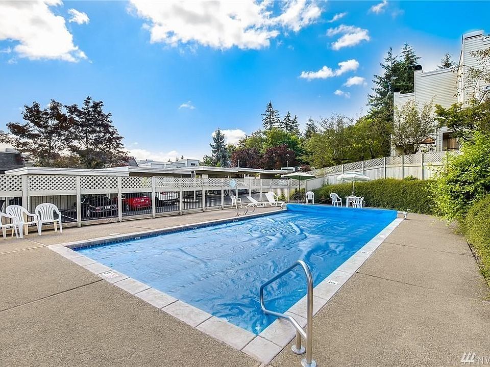 Swimming pool right in front of the house