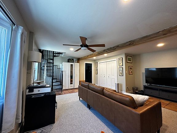 5th image of 105B N Taylor Ave