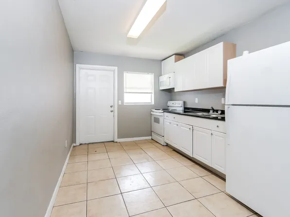 529 N 10th St APT A, Fort Pierce, FL 34950