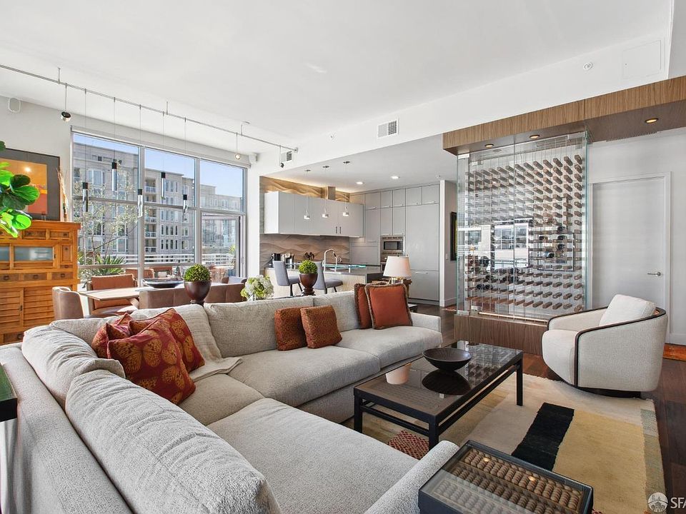 1st image of 72 Townsend St Penthouse 902