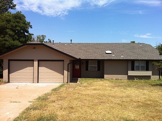 1st image of 2936 Woodview Dr