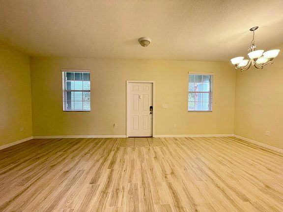 5th image of 15357 Avenue Of The Arbors