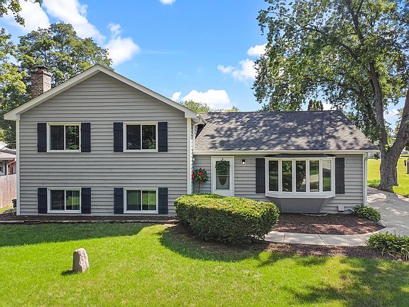 4th image of 2910 Hickory Ln