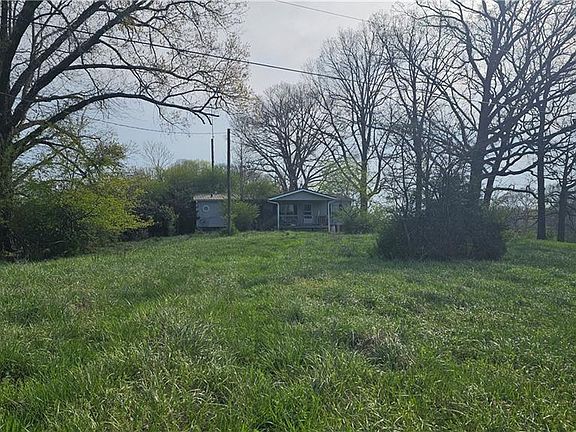 2nd image of 749 Chambers Rd #2