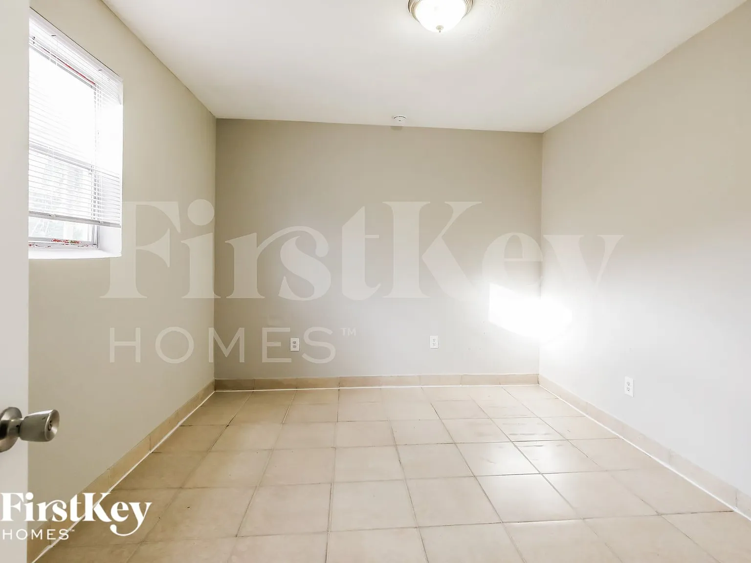 4 bed, 2.0 bath, 1892 sqft, $3,785 — Photo 4