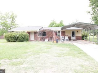 136 Morris Dr, Alma, GA 31510