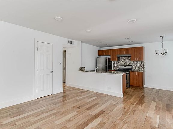 3rd image of 5820 Berkman Dr APT 104