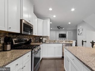 68 Benford Ln, Edgewater Park, NJ 08010