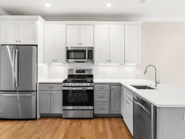 1426 Columbia Rd #2, Boston, MA 02127