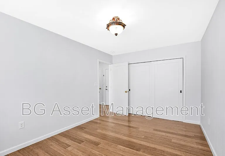 1919 Curtis St #10 — Photo 15