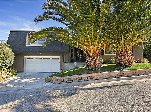 2nd image of 22766 Avenue San Luis