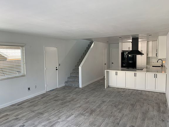 3rd image of 7884 Camino Kiosco