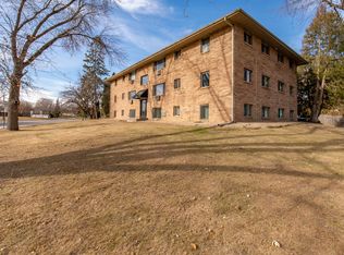7104 36th Ave N APT 8, New Hope, MN 55427