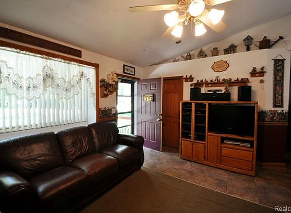 2nd image of 5631 Brunswick Blvd