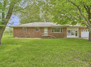 1504 W North Shore Dr, Mahomet, IL
