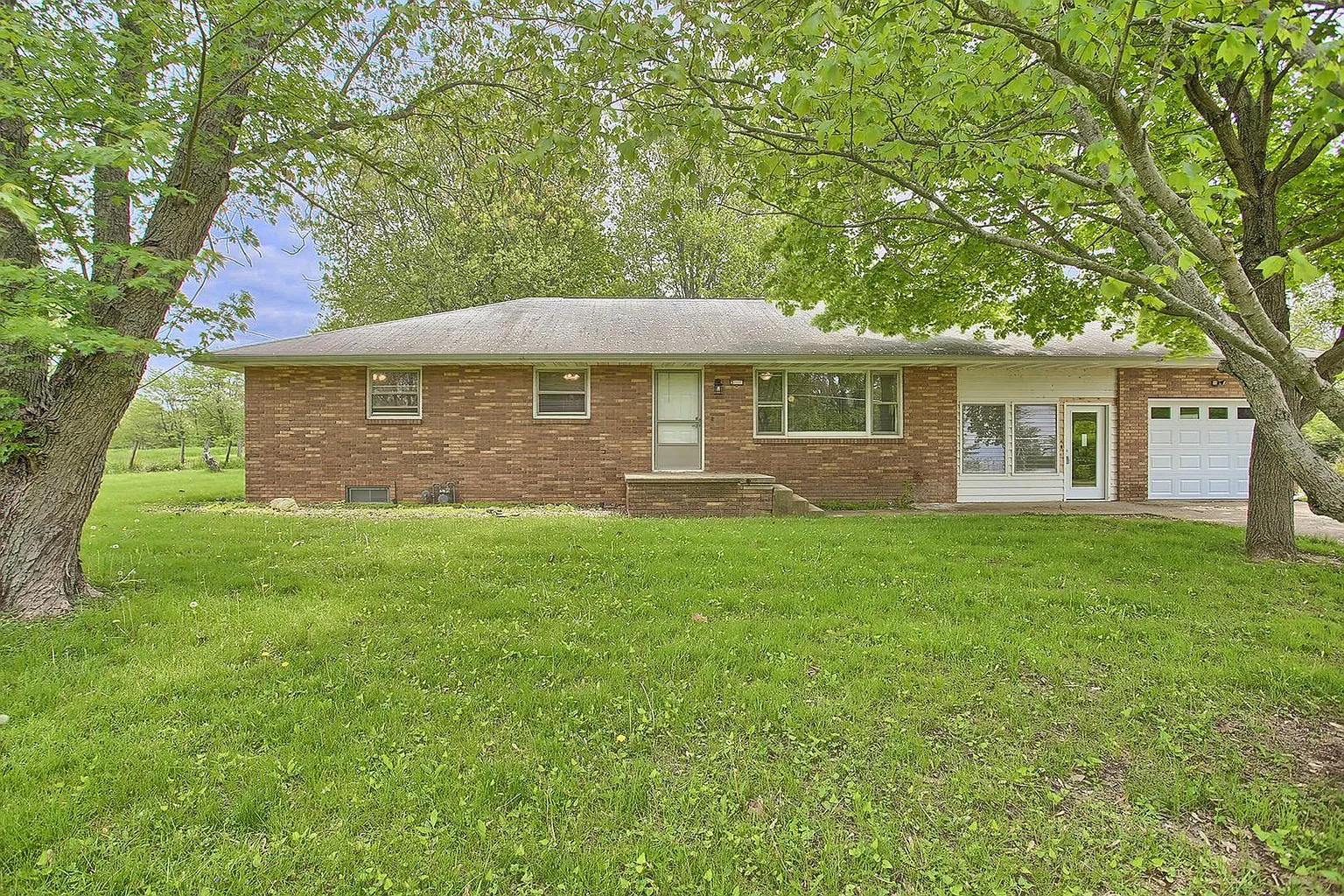 1504 W North Shore Dr photo 1