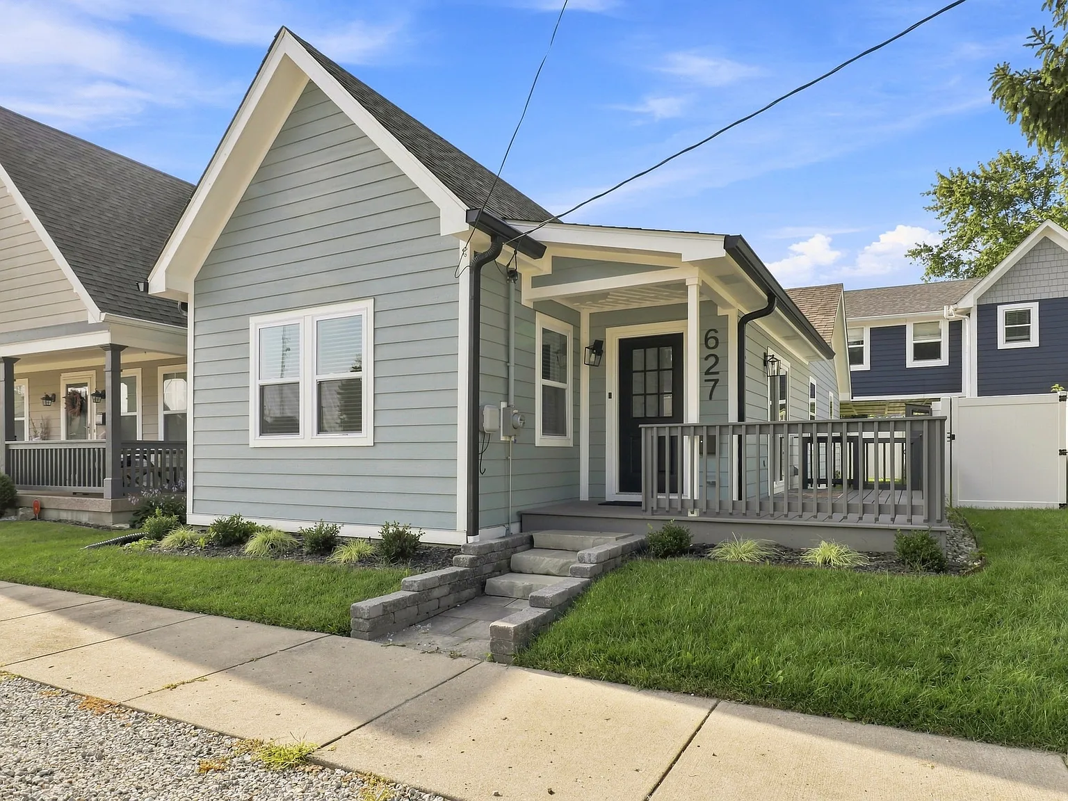 3 bed, 1304 sqft, $2,200 — Photo 3