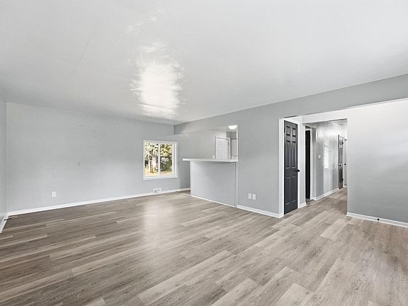5th image of 2621 Capitol Ave