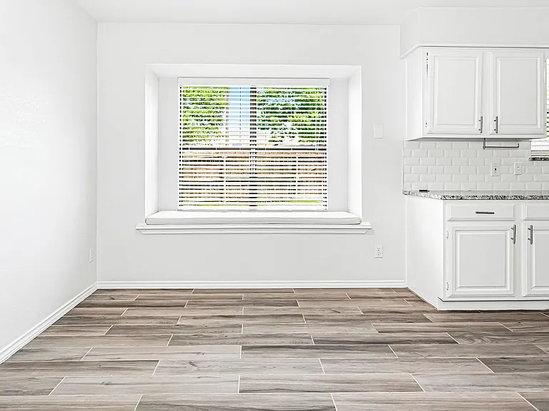 1016 Willowbrook Trl — Photo 9
