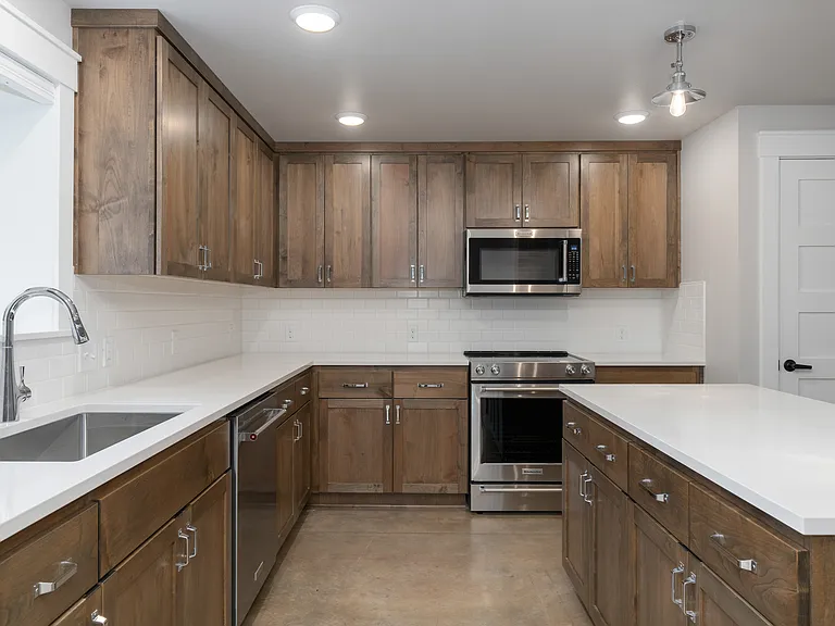 6960 SW Canyon Rd — Photo 9