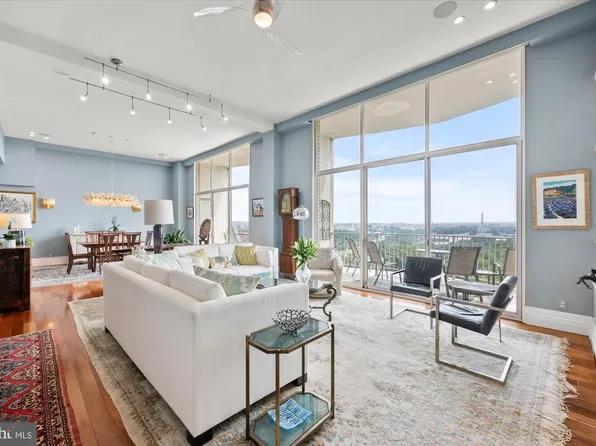 1200 N Nash St APT 838, Arlington, VA 22209