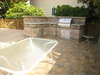 3rd image of 2628 Monserat Ave