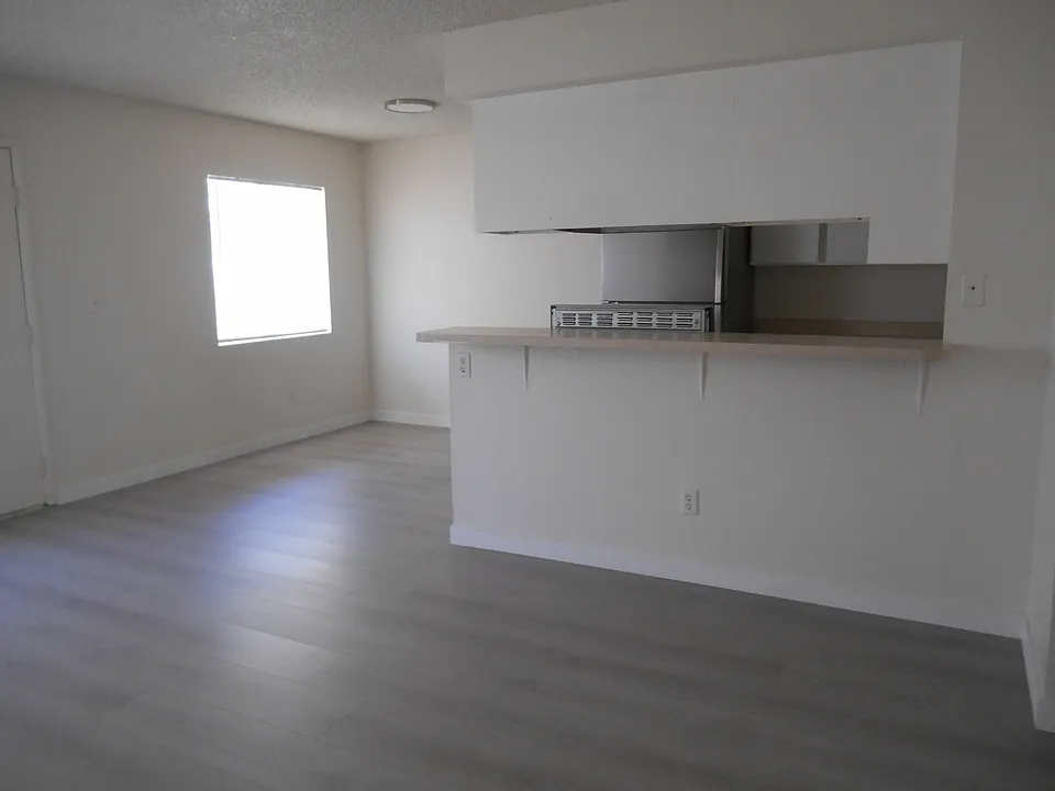 473 Rexford Dr #2
