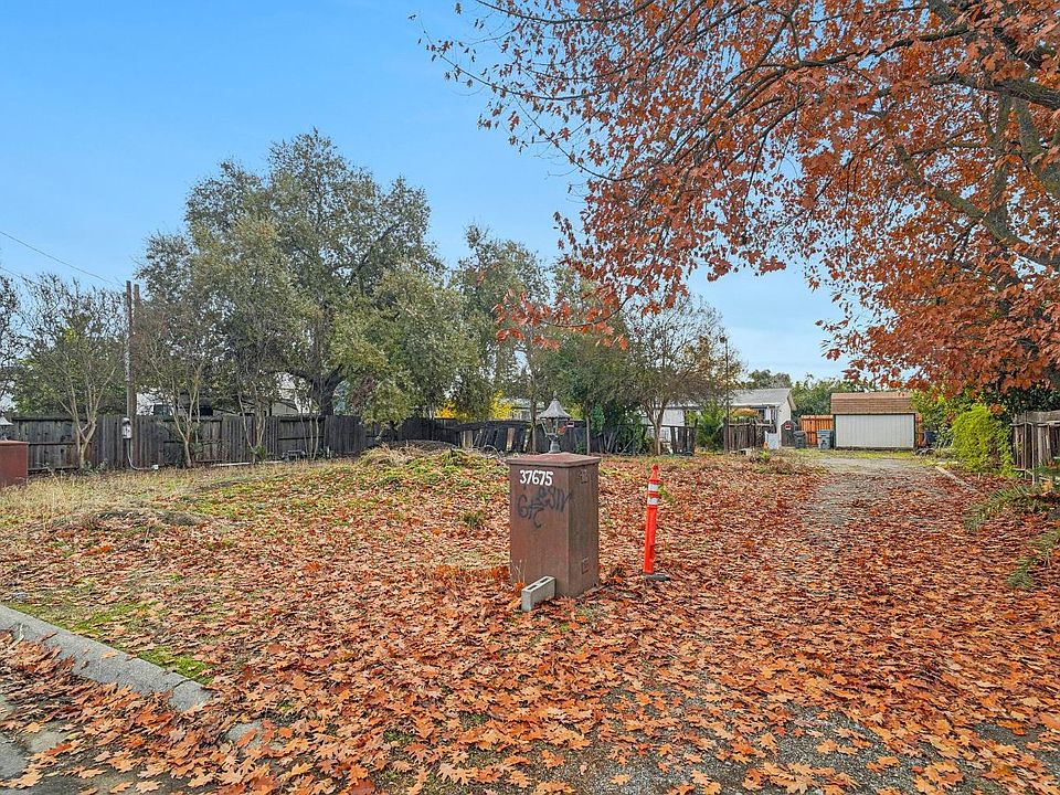 1st image of 37675 Sacramento St