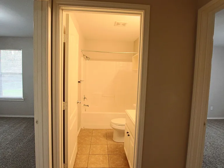 Coming Soon! 3 Bed 2 Bath 1 Car Duplex- Lindale Isd! — Photo 7