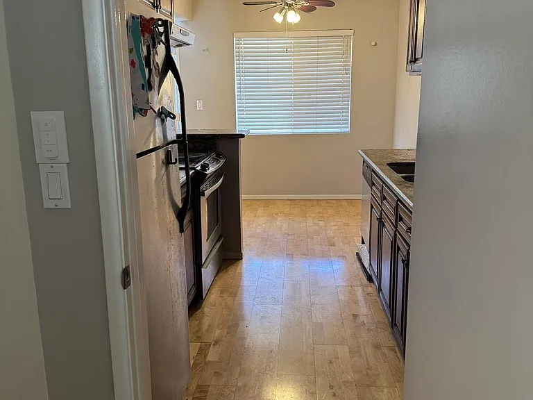 504 S Euclid Ave #10 — Photo 5