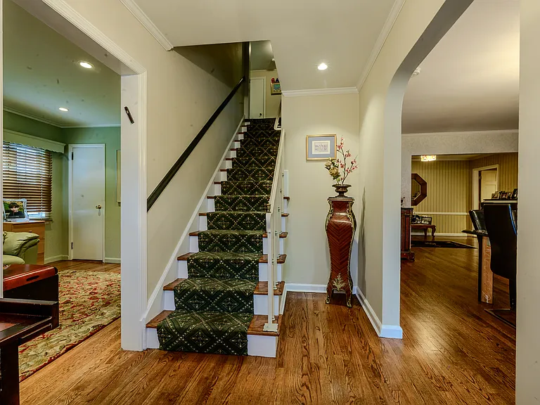 928 Northfield Rd — Photo 16