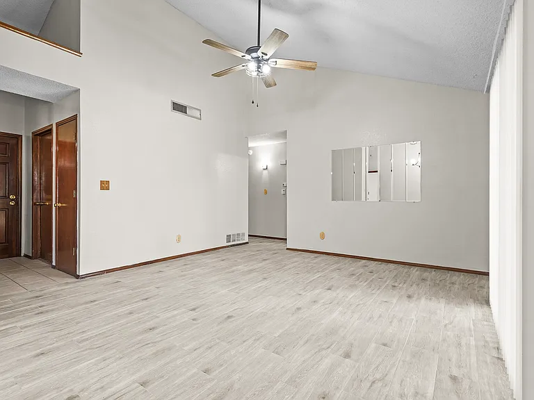 260 Arisano Dr — Photo 3