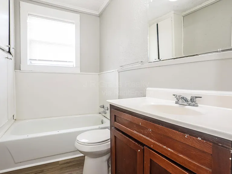 912 Clifton St — Photo 10