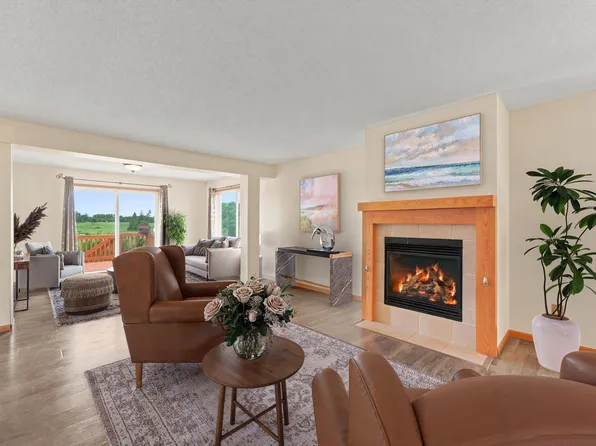 642 Union Ct, Cannon Falls, MN 55009