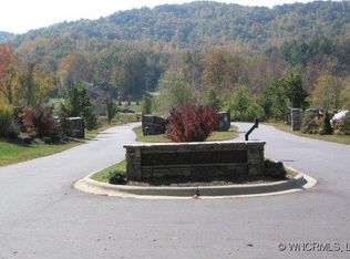 12 Sovereign Ln, Fairview, NC 28730