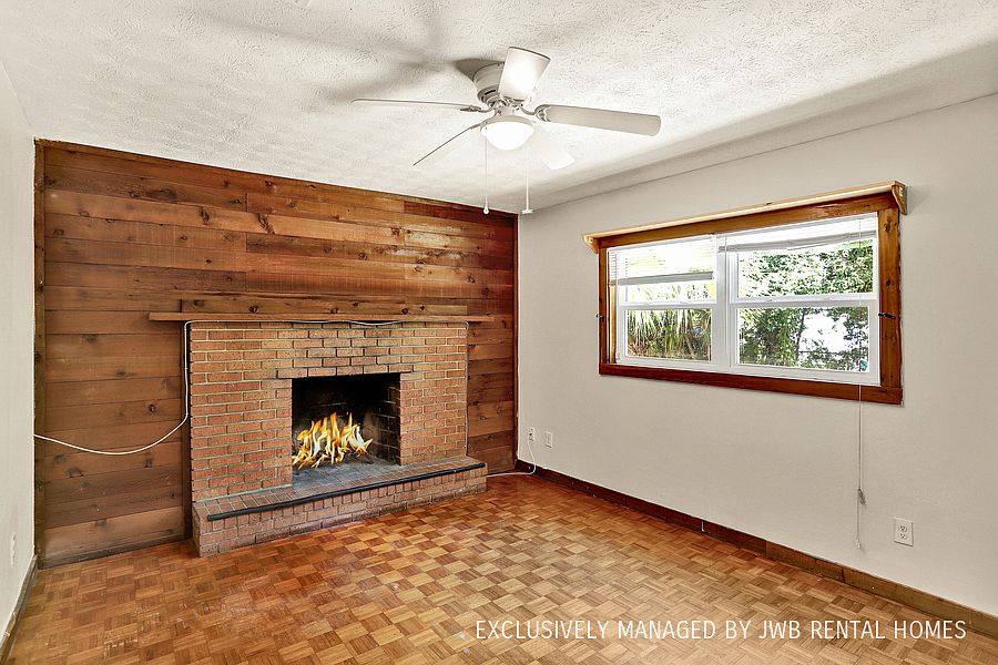 Plantation ユニセックス チェックJQ プルオーバー　プランテーション 8005 Jaguar Dr, Jacksonville, FL 32244 | Zillow