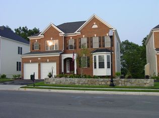 25714 S Village Dr, Chantilly, VA 20152