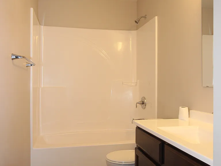 25 Joan Dr #B — Photo 7